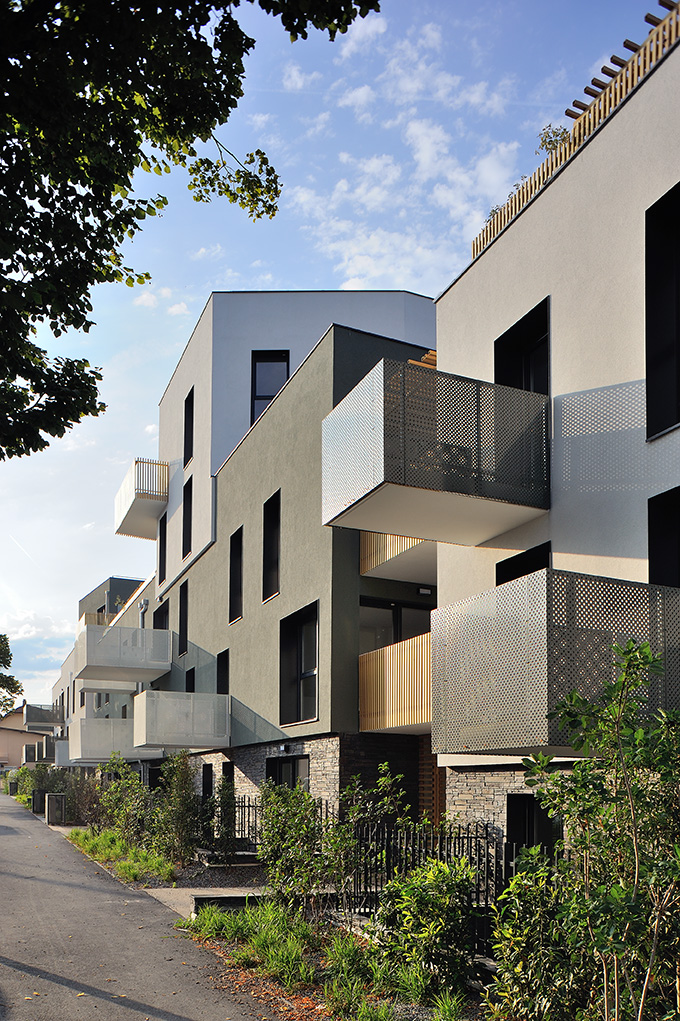 NATURA_©_Studio_Erick_Saillet EN INCRUSTATION AVEC ESPACES VERTS RETRAVAILLES